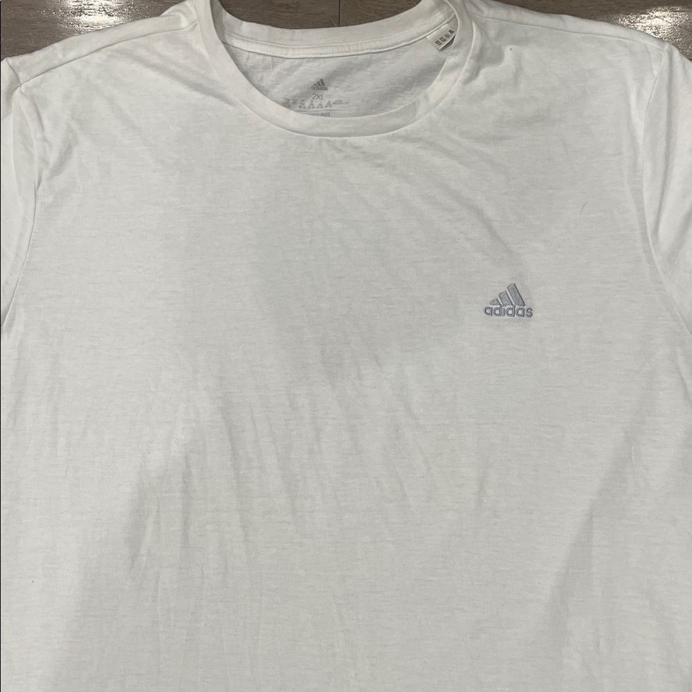 Adidas Men's White T-Shirt. Size 2XL - Picture 6 of 16
